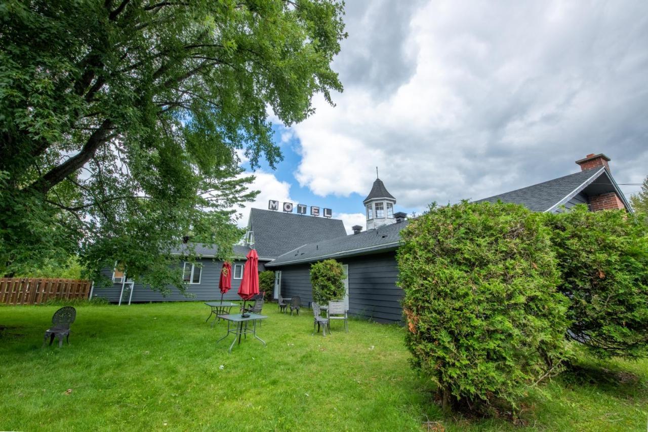 Motel Fleur de Lys Magog Eksteriør billede